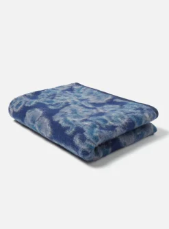 Store Blanket In Navy Flower Fleece Men Accessories.