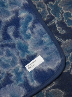 Store Blanket In Navy Flower Fleece Men Accessories.