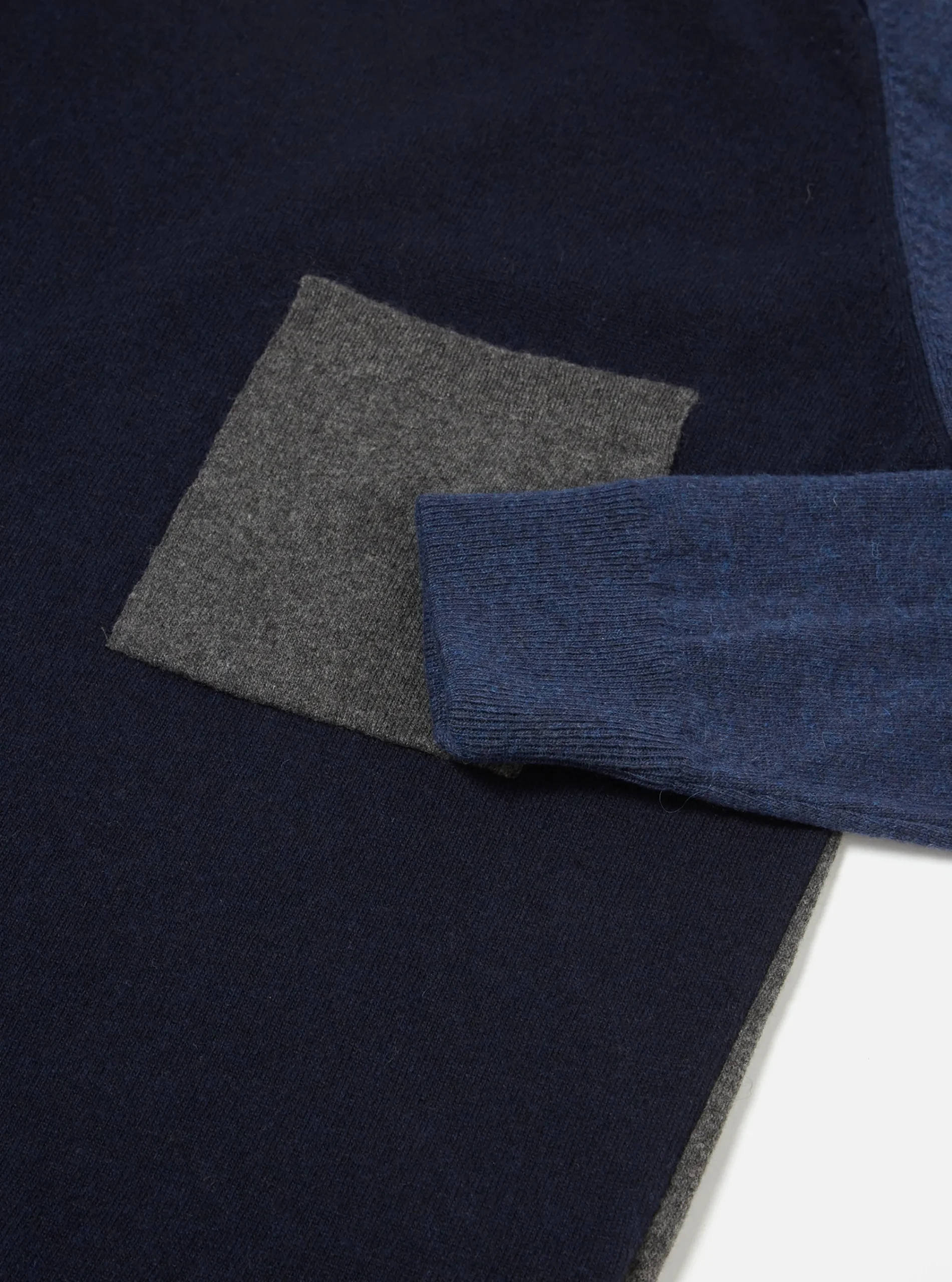 Flash Sale Mixed Saddle Sleeve Crew In Navy/Indigo Cashmere Wool Mix Men Knitwear.